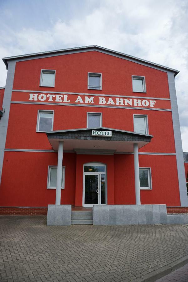 Hotel Am Bahnhof Варен Екстер'єр фото