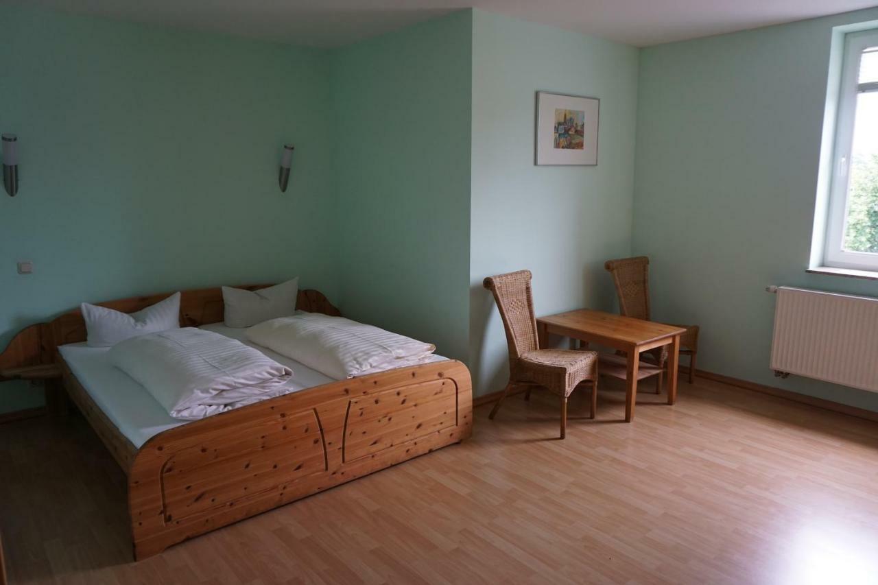 Hotel Am Bahnhof Варен Екстер'єр фото
