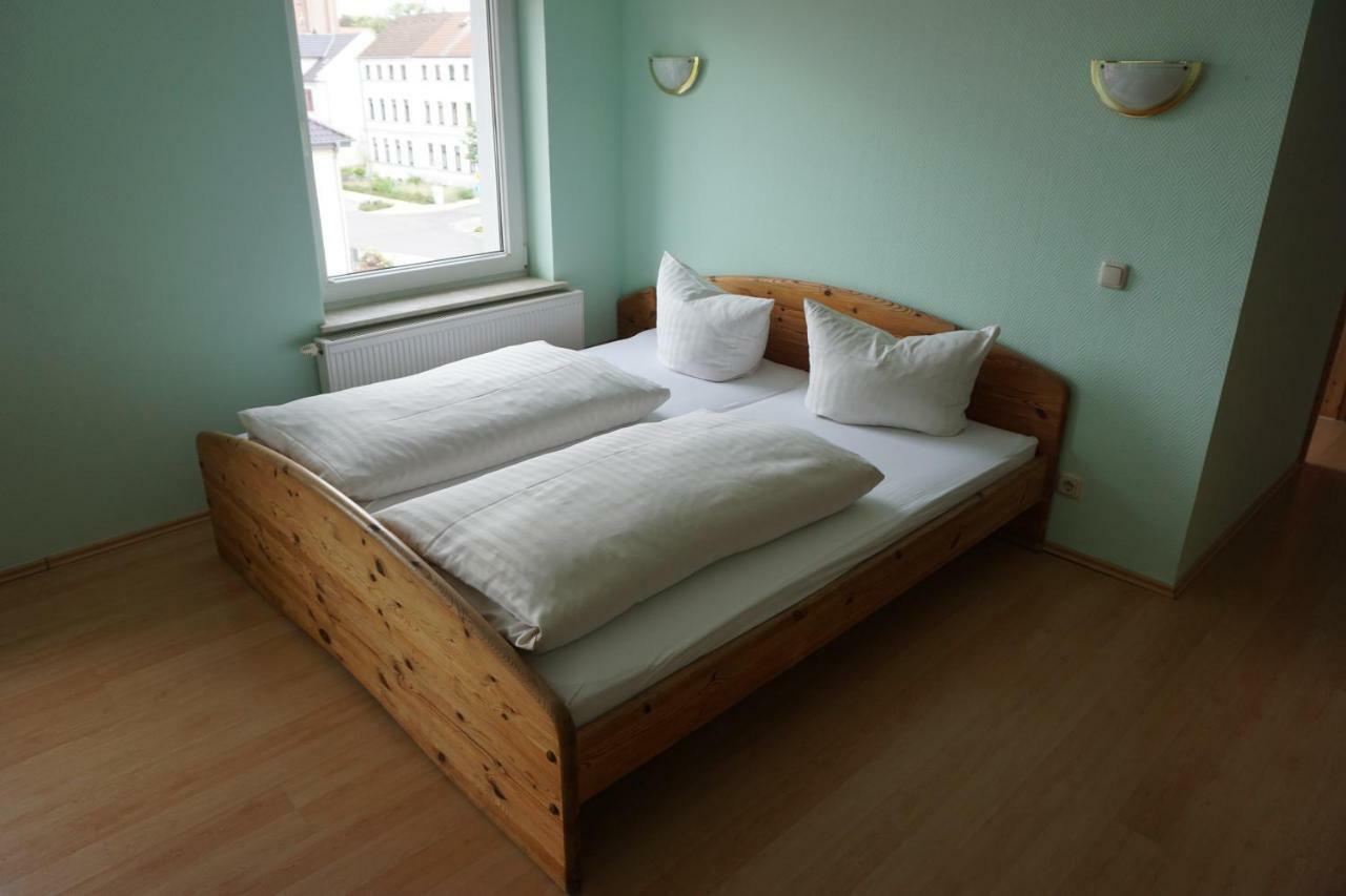 Hotel Am Bahnhof Варен Екстер'єр фото