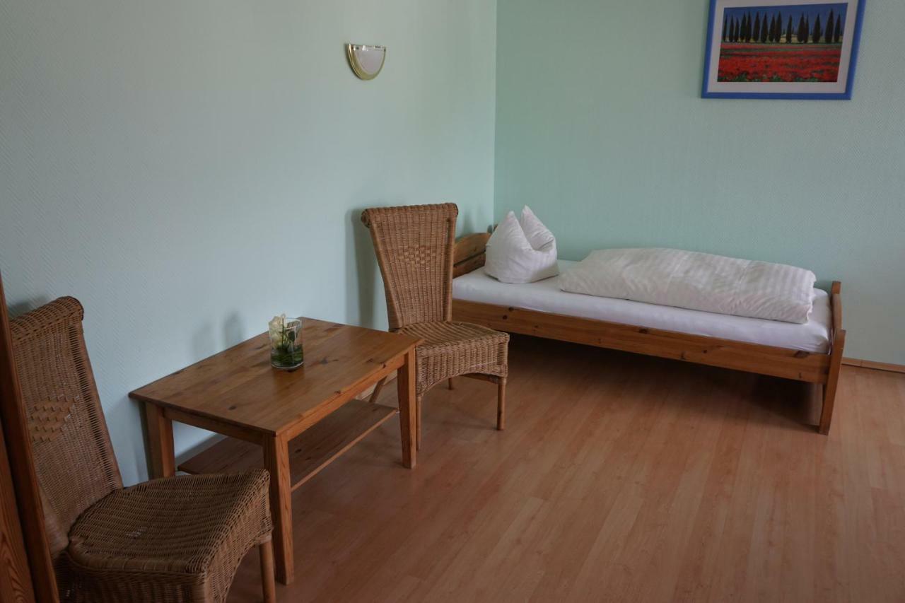Hotel Am Bahnhof Варен Екстер'єр фото