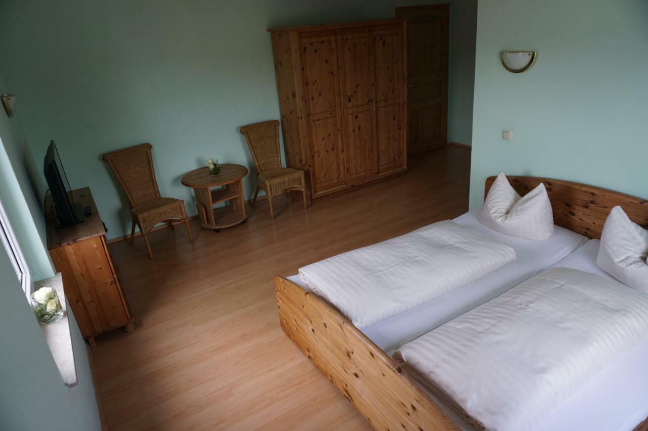 Hotel Am Bahnhof Варен Екстер'єр фото